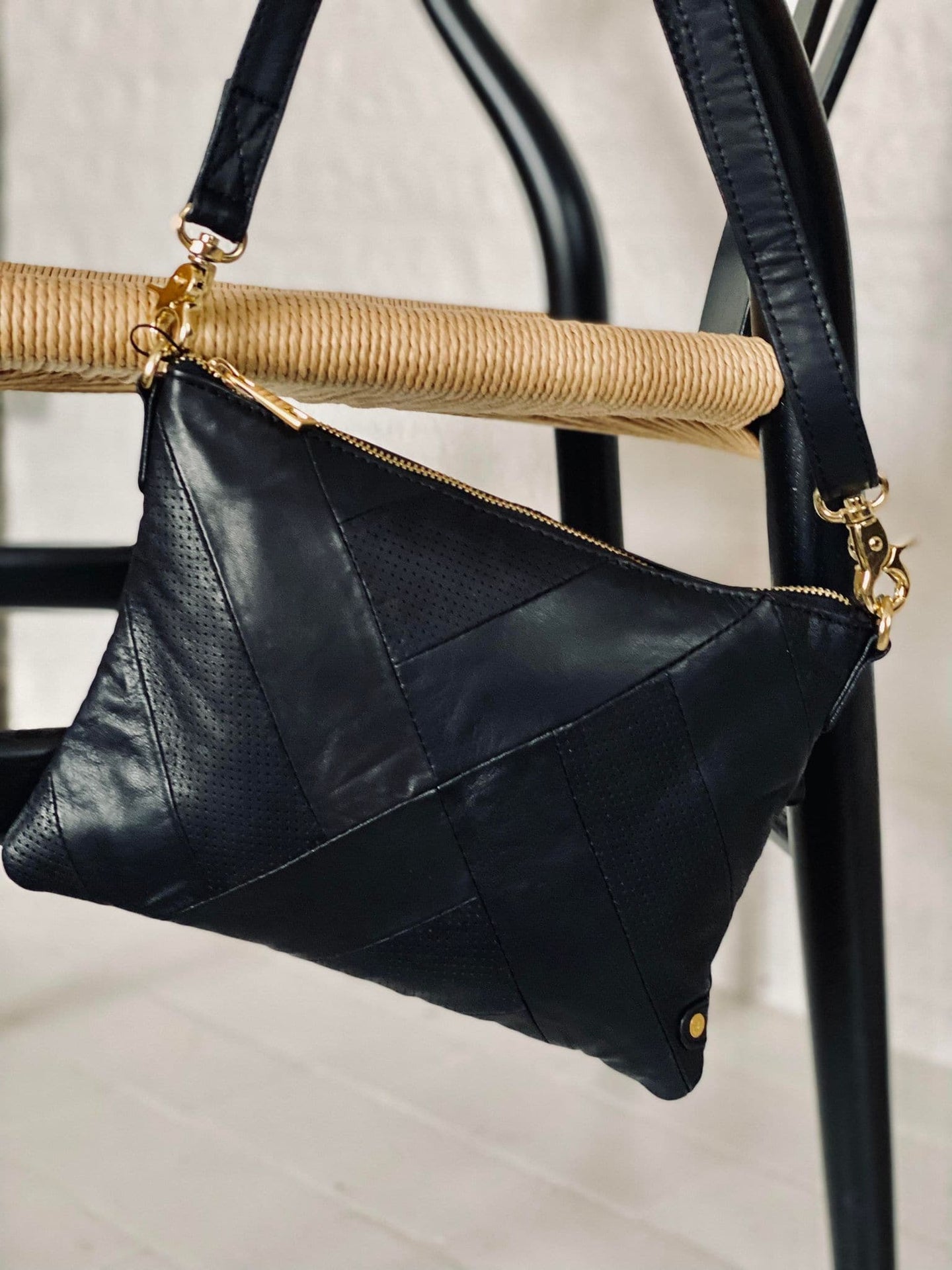 Clutch - Black HALLY i blød skind - VIAMAJA.DK