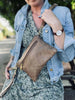 Clutch aus weichem Leder - MESSI Taupe