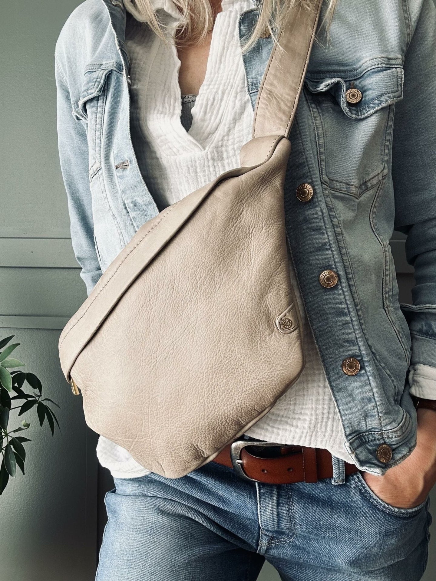 Cool Buffy Bumbag i smørblødt læder – Sand - VIAMAJA.DK
