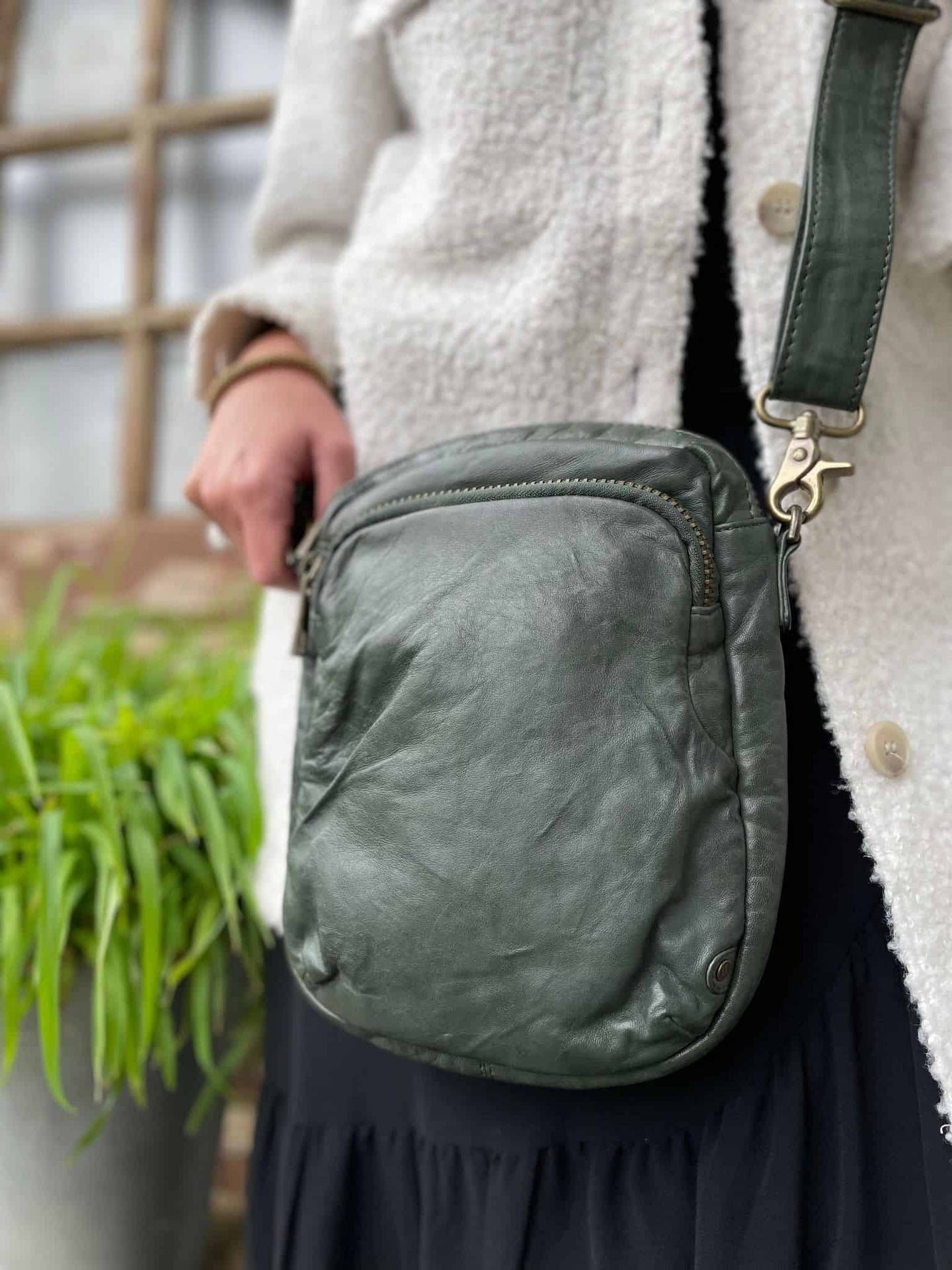 Cross over MIKA – Dark green - VIAMAJA.DK