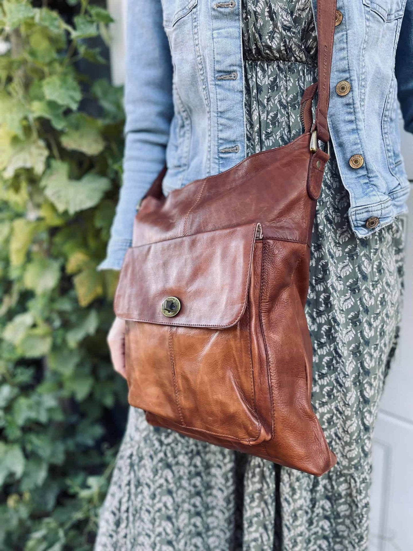 Crossbody Big KAYA - Walnut - VIAMAJA.DK
