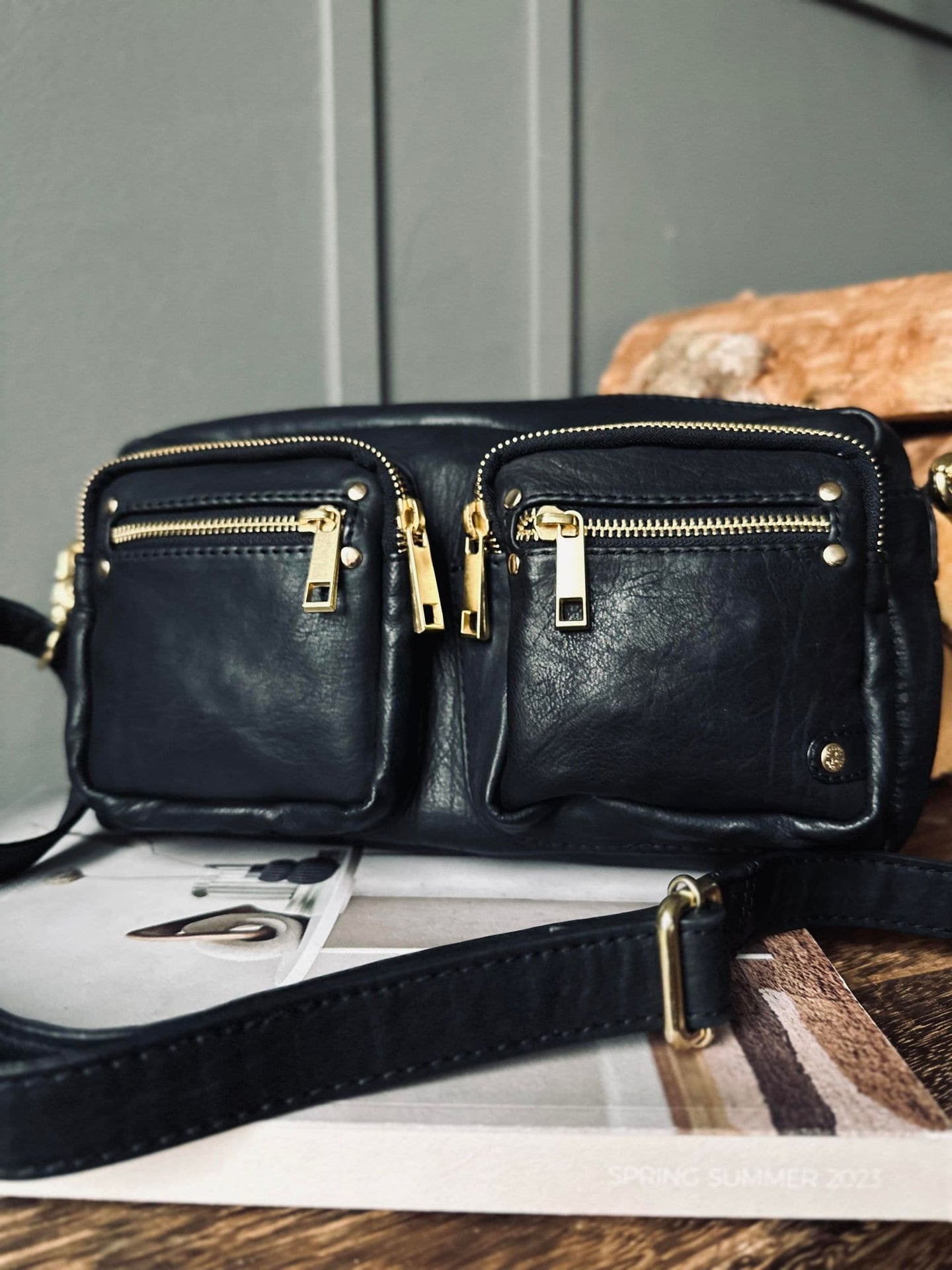 Crossbody Black / gold - VIAMAJA.DK