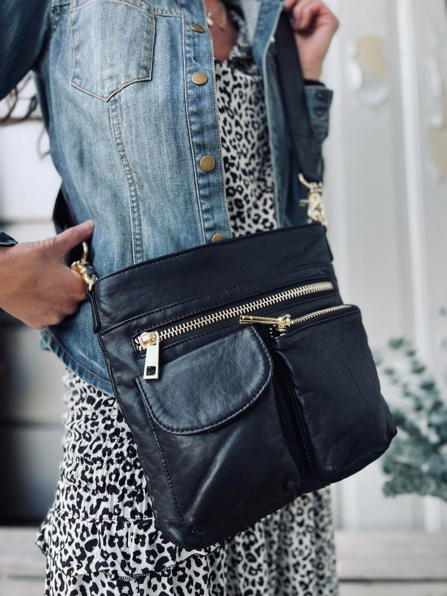 Crossbody BLACK / GOLD - Ultra blød - VIAMAJA.DK