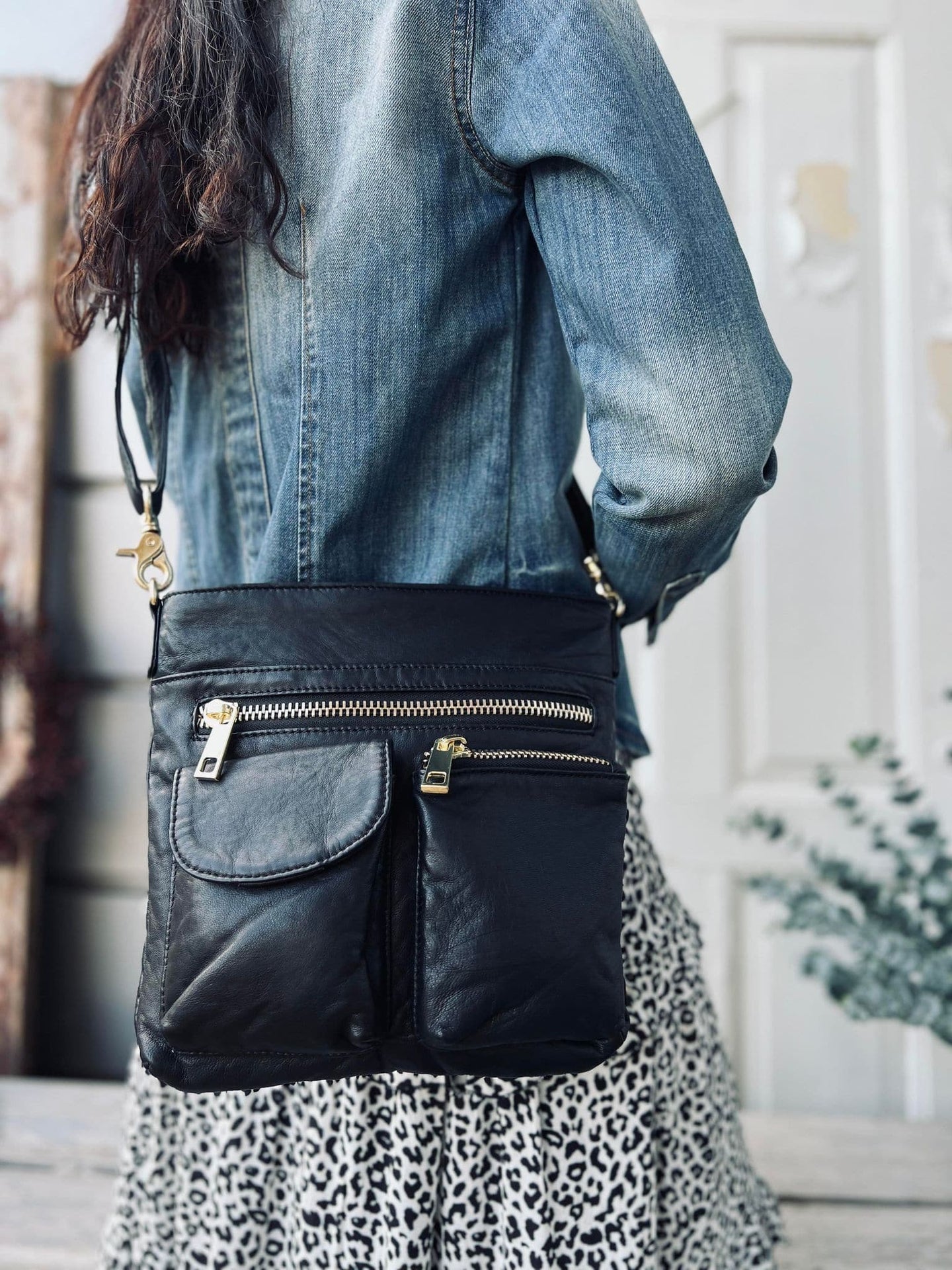 Crossbody BLACK / GOLD - Ultra blød - VIAMAJA.DK