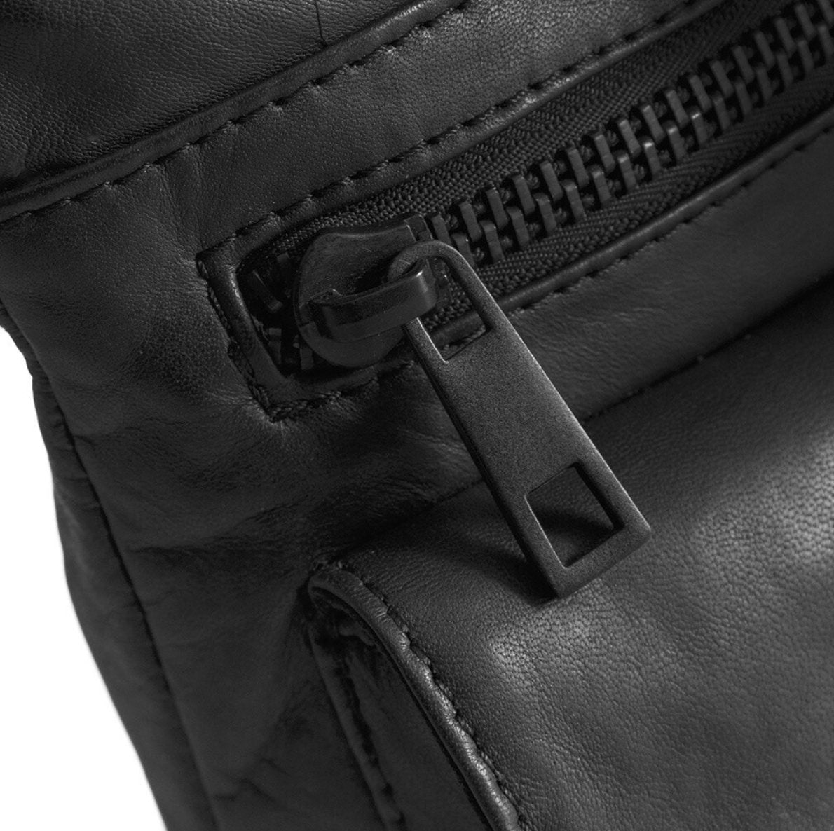 Crossbody Black – Ultra blød - VIAMAJA.DK