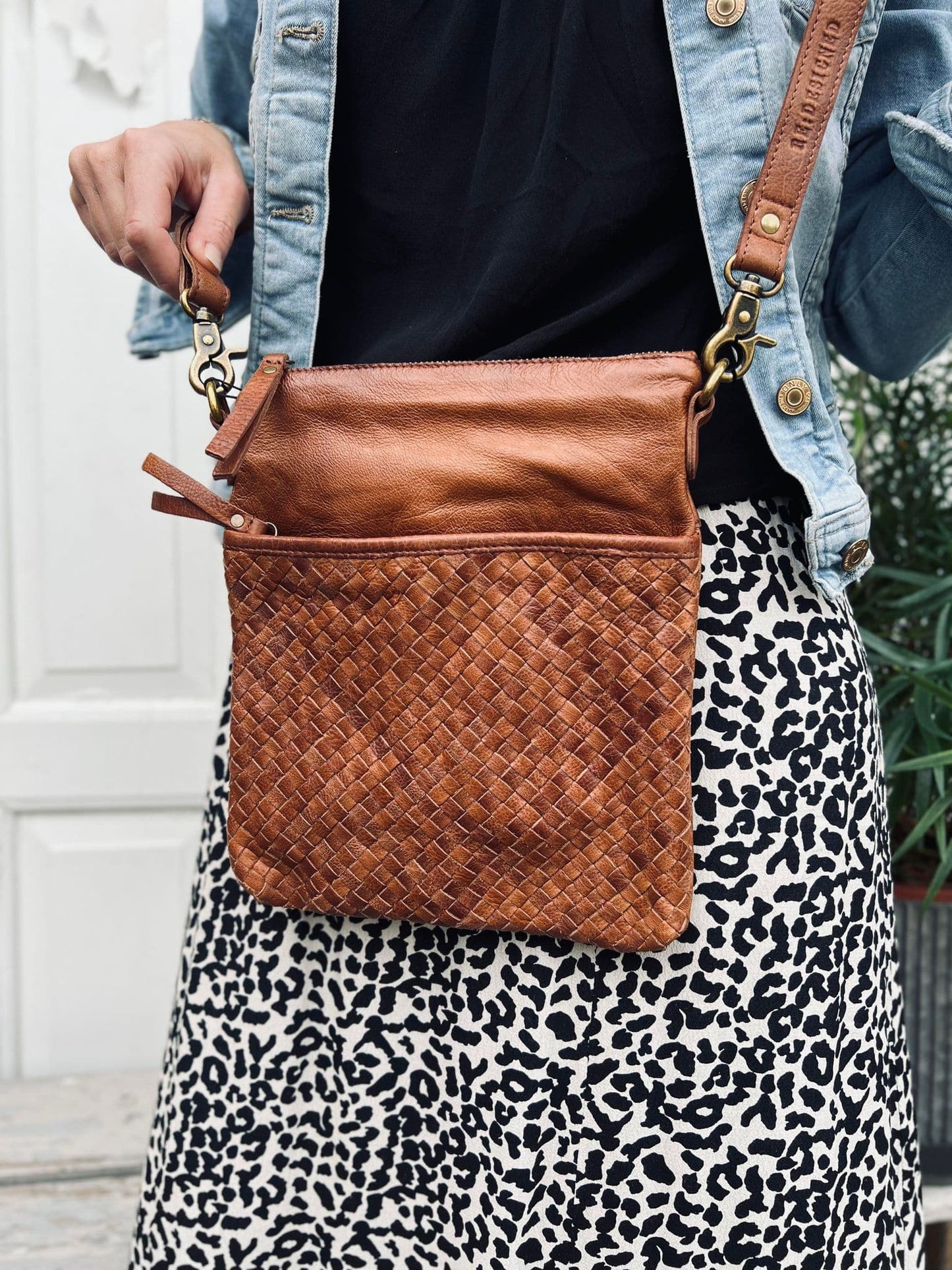 Crossbody CHIC walnut - VIAMAJA.DK