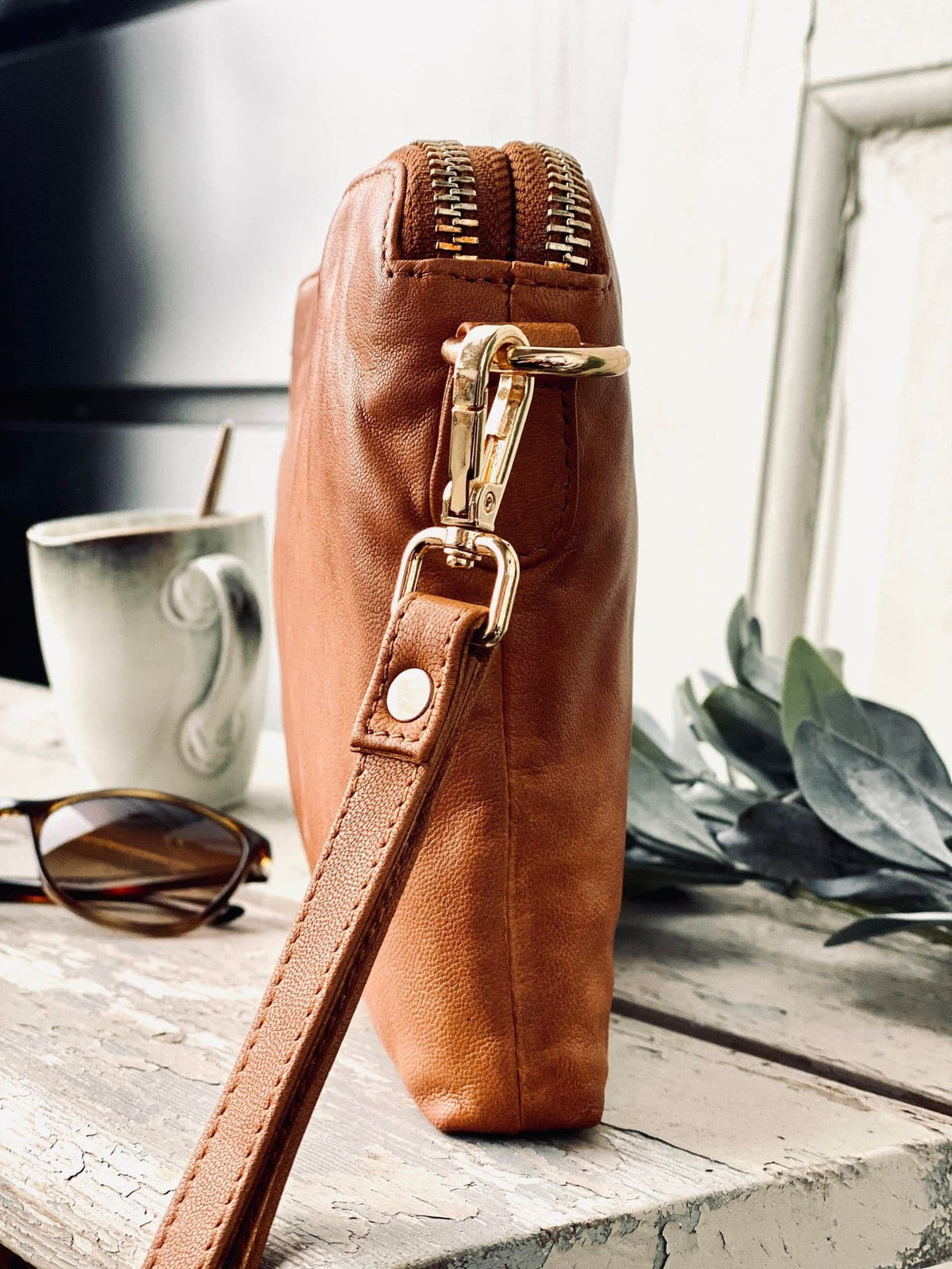 Crossbody clutch ALICE Cognac - Taskerem medfølger - VIAMAJA.DK