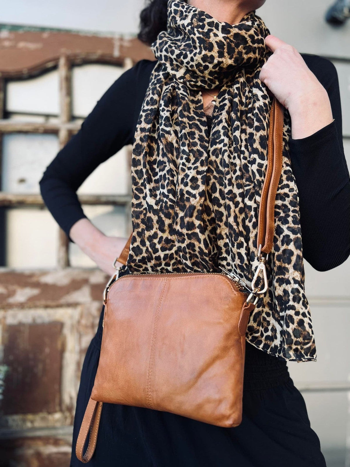 Crossbody clutch ALICE Cognac - Taskerem medfølger - VIAMAJA.DK