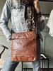 Crossbody Dina in dunklem Cognac