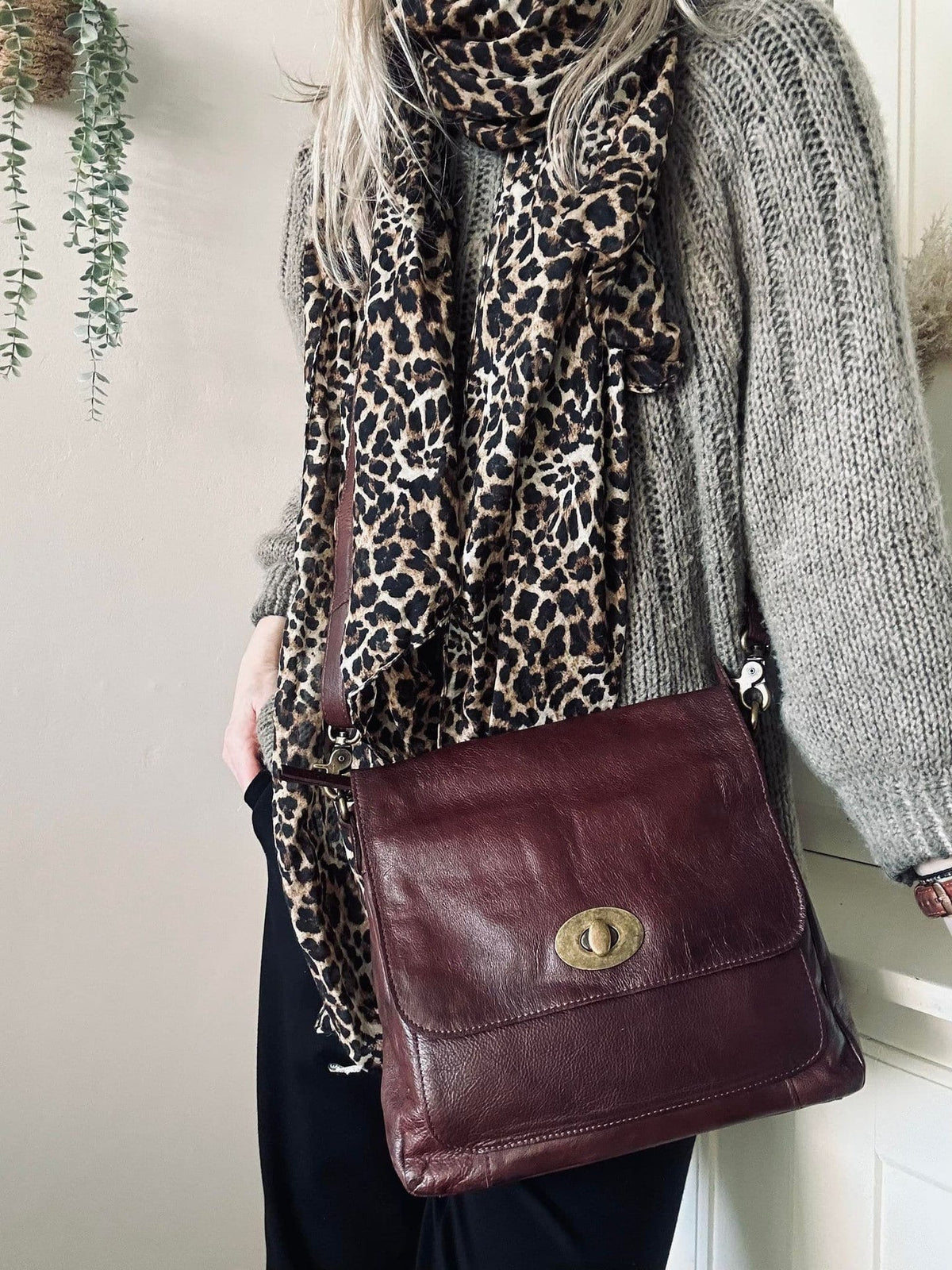 Crossbody Ella Brown - VIAMAJA.DK