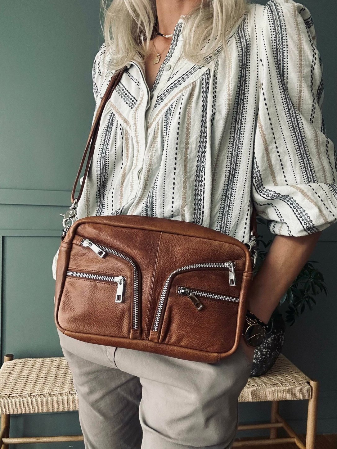 Crossbody Geneva Big – Walnut - VIAMAJA.DK