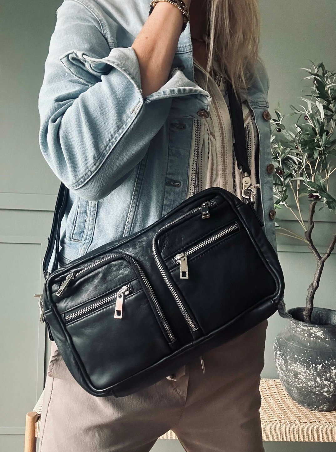 Crossbody Geneva – Black / silver Big - VIAMAJA.DK