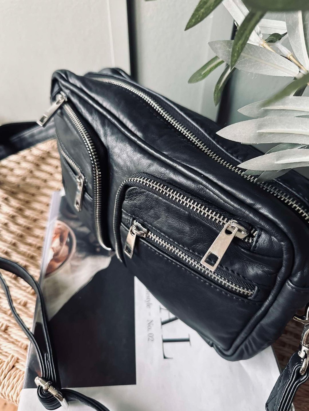 Crossbody Geneva – Black / silver Big - VIAMAJA.DK