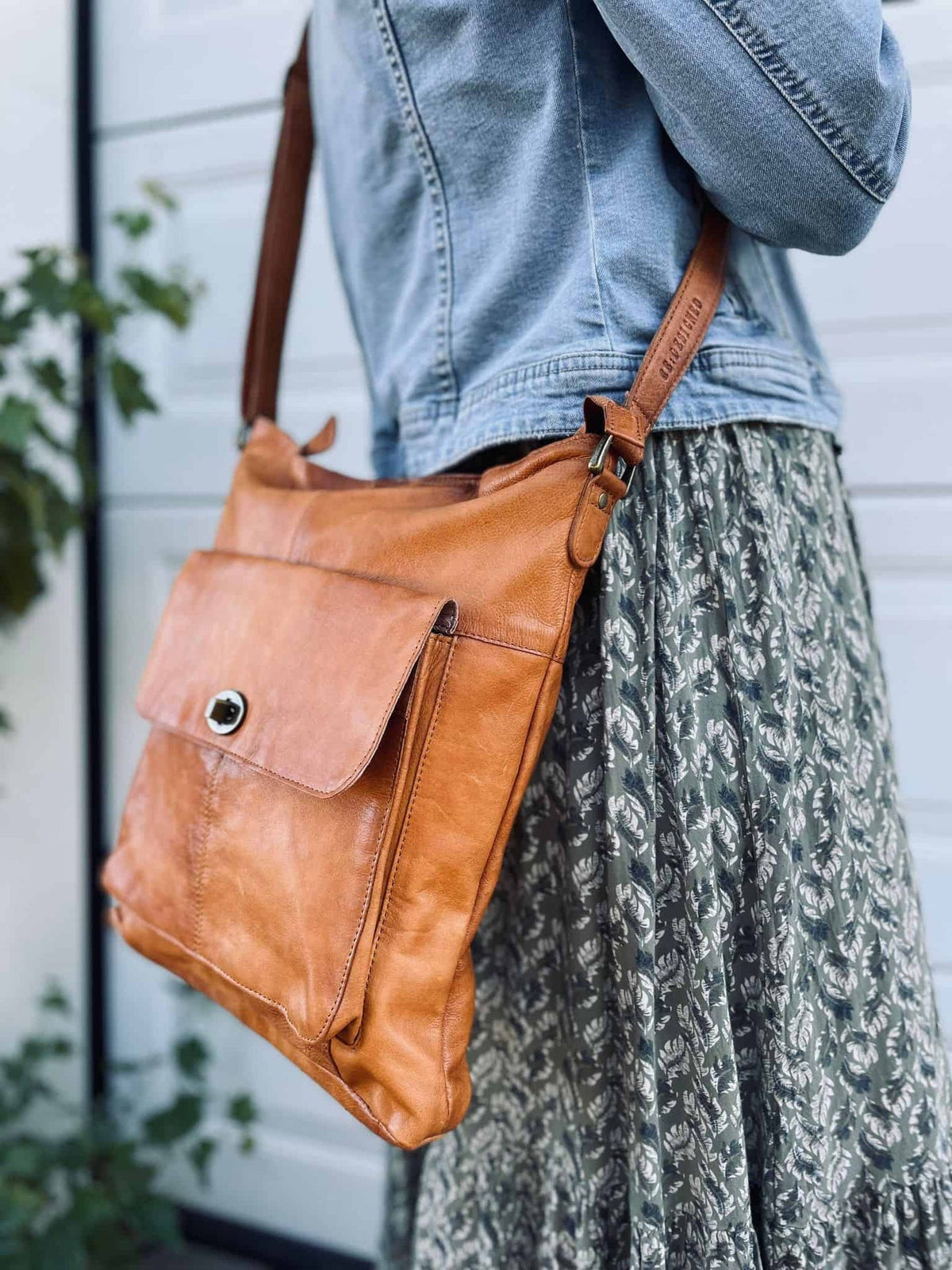 Crossbody JACO BIG – Cognac - VIAMAJA.DK