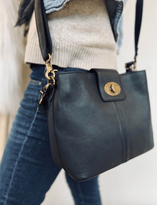 Crossbody Lux Big black / messing - VIAMAJA
