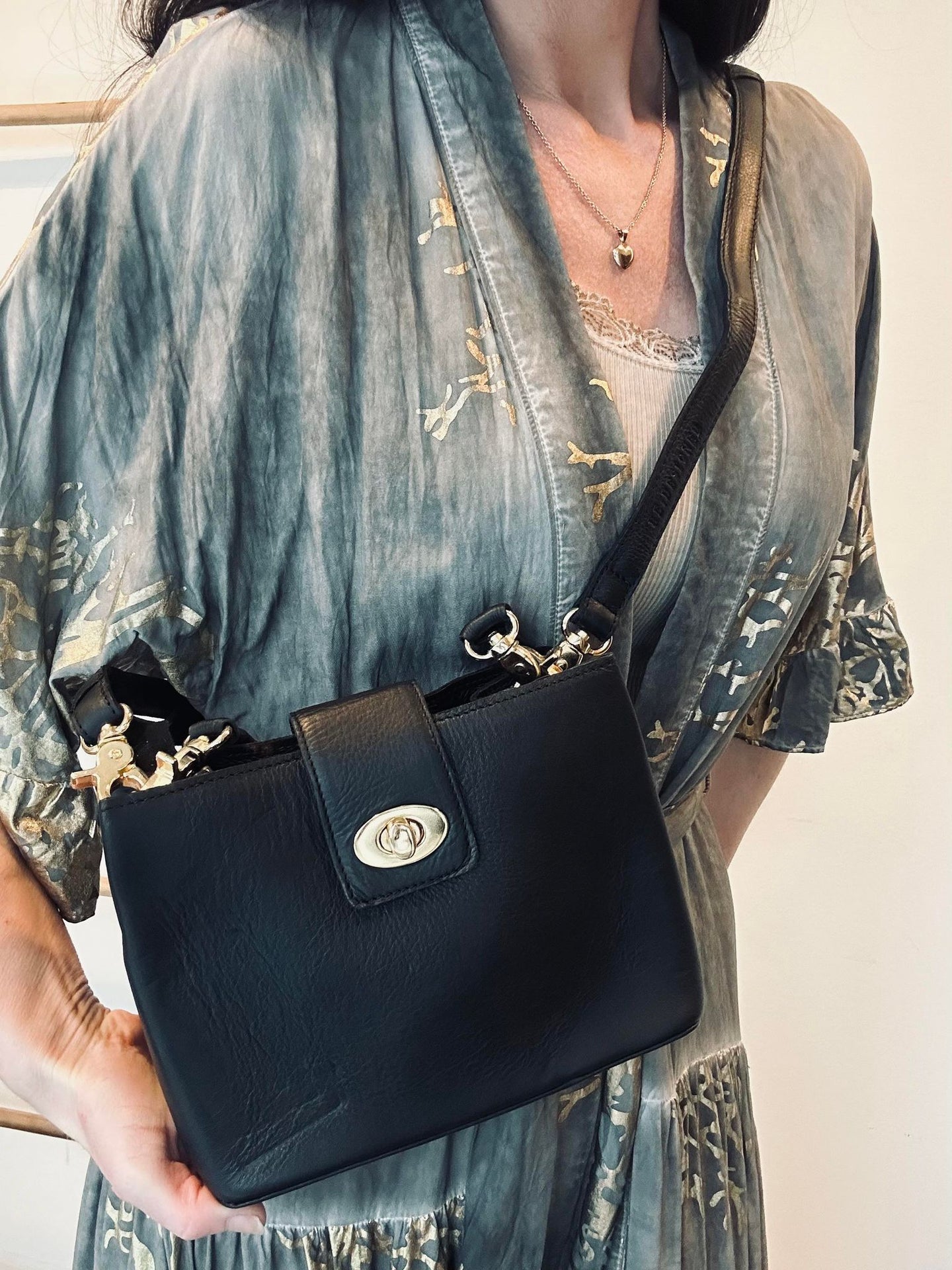 Crossbody Lux black Mini - VIAMAJA.DK