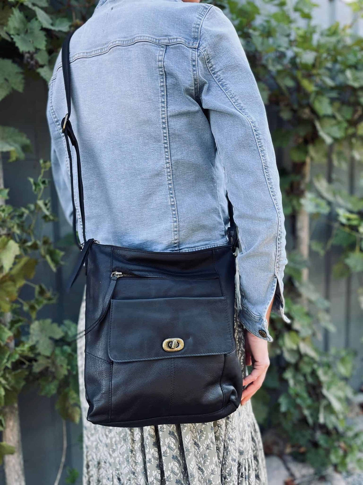Crossbody LYNGE – Black - VIAMAJA.DK