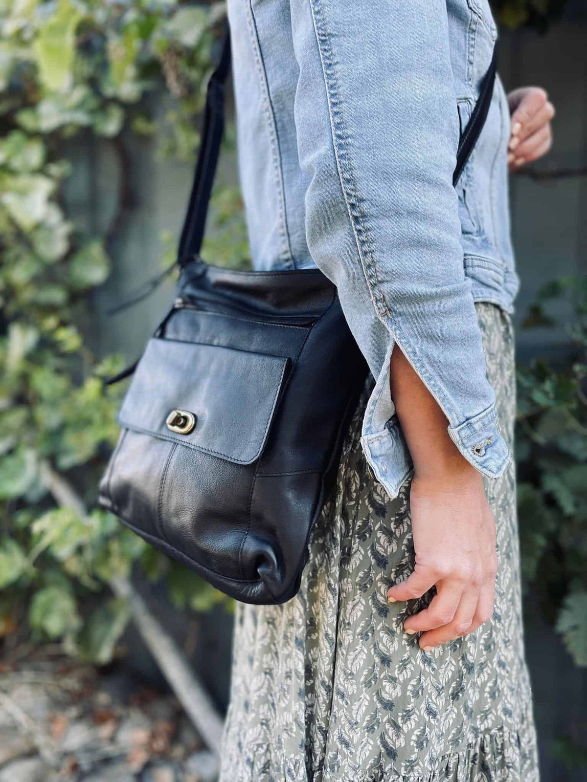 Crossbody LYNGE – Black - VIAMAJA.DK
