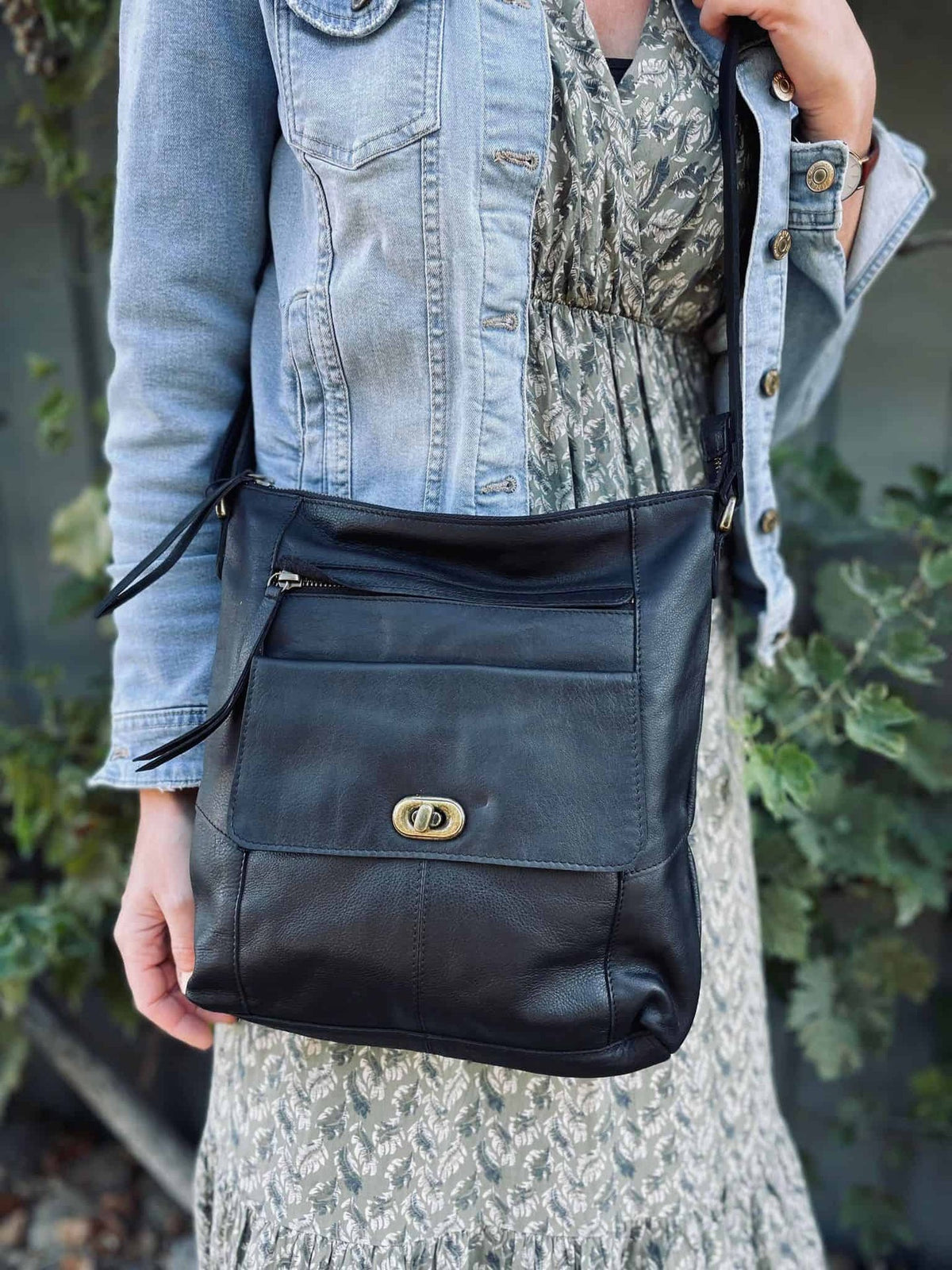 Crossbody LYNGE – Black - VIAMAJA.DK