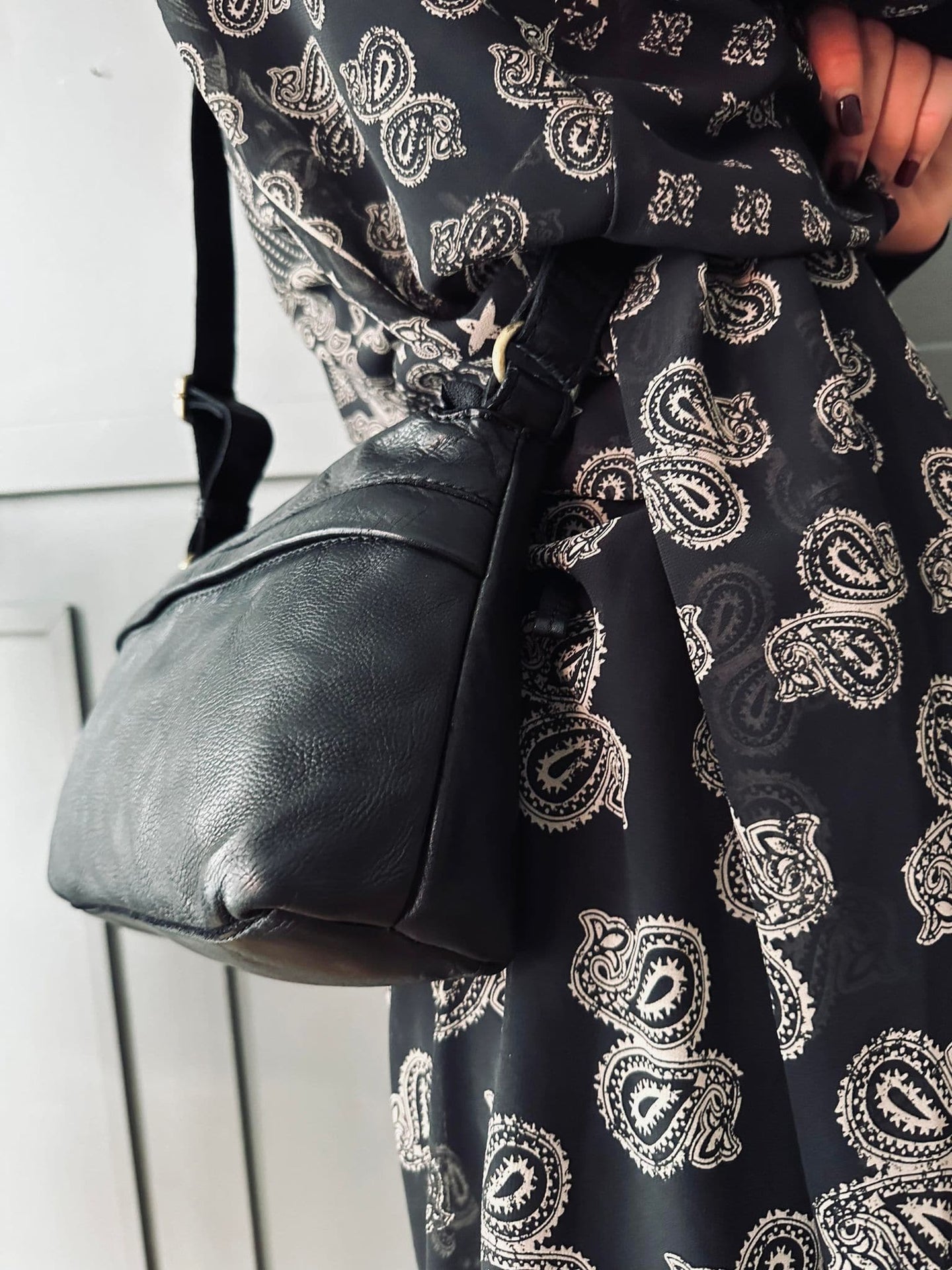 Crossbody Raw Boheme Medium – Black - VIAMAJA.DK