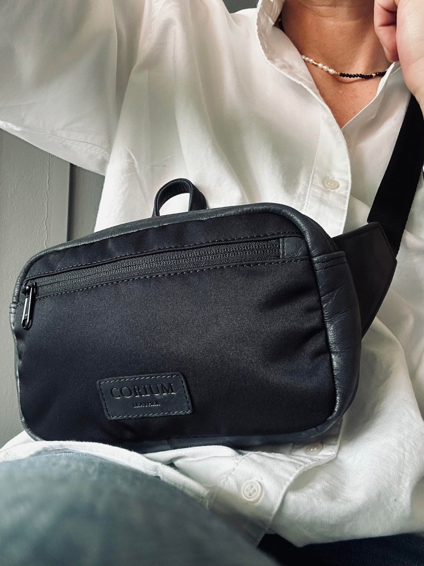 Crossbody Unisex - Nylon og læder - VIAMAJA.DK