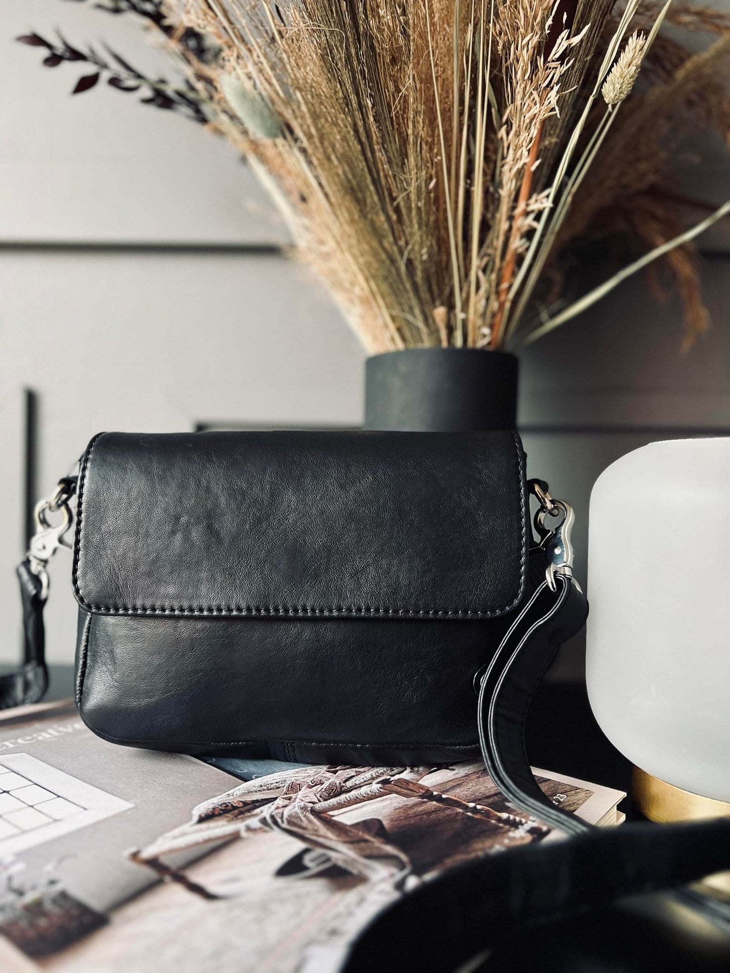 Crossbody - VIXA Black - VIAMAJA.DK