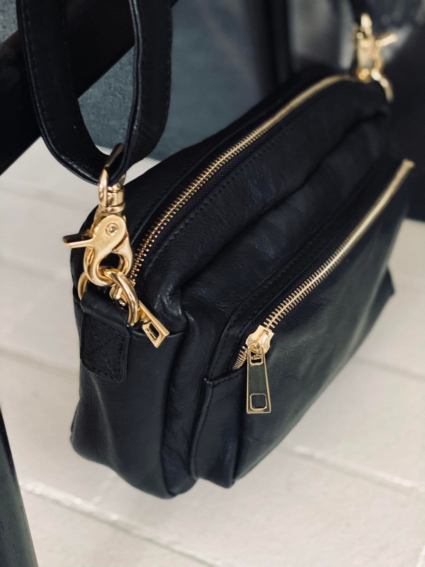Crossover TINO - Black / Gold - VIAMAJA.DK