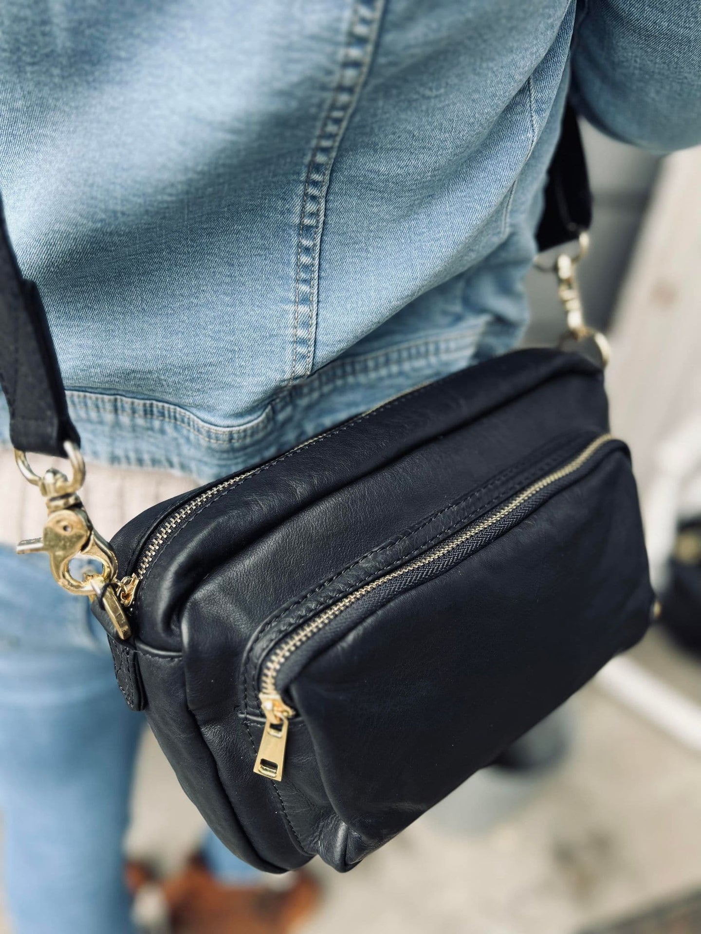 Crossover TINO - Black / Gold - VIAMAJA.DK