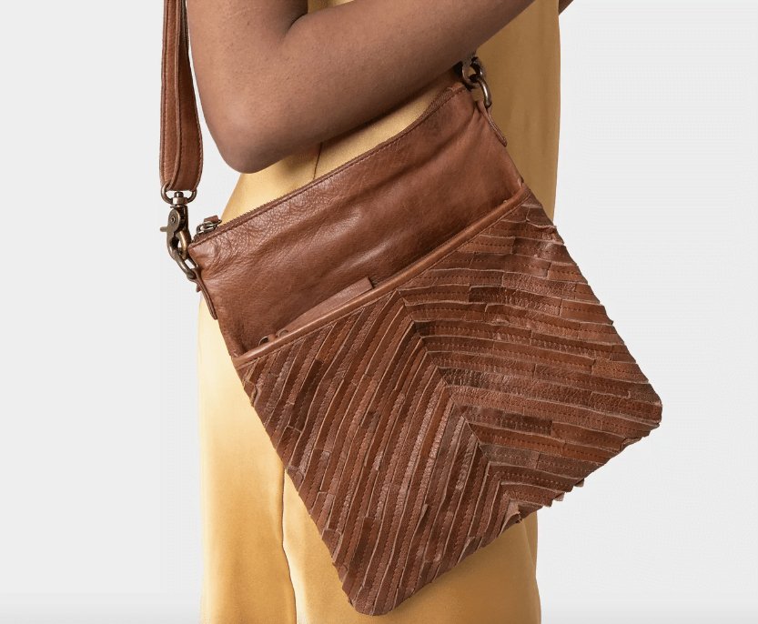 Crossover walnut - Handmade leather - VIAMAJA