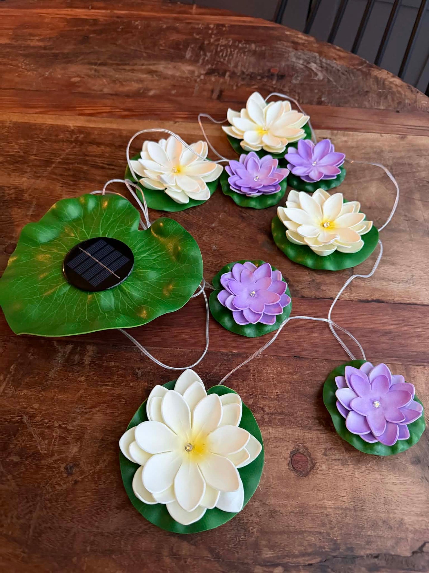 Lotus-Kette mit Solar - 8 Blüten