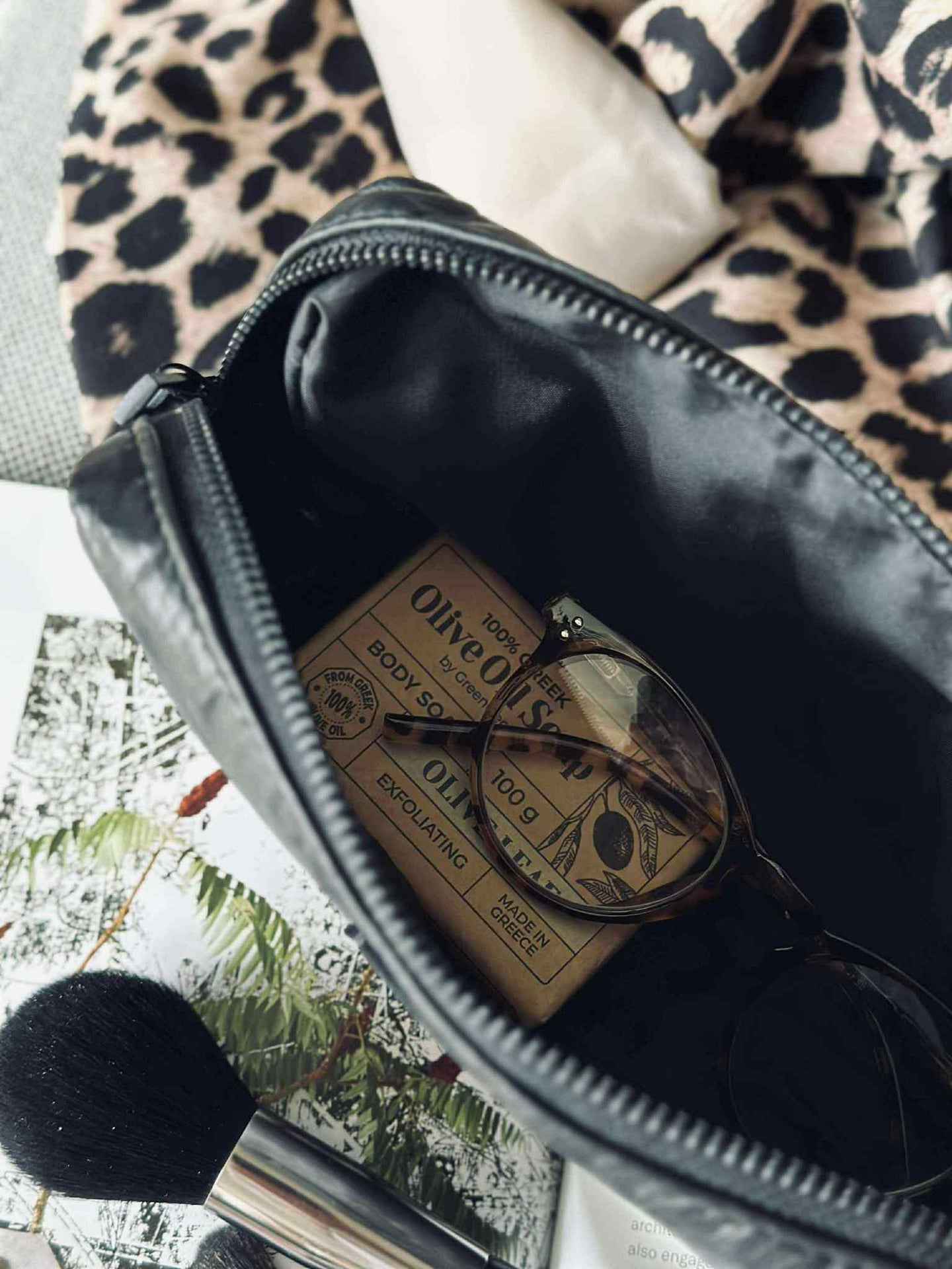 Kosmetiktasche - Black / black