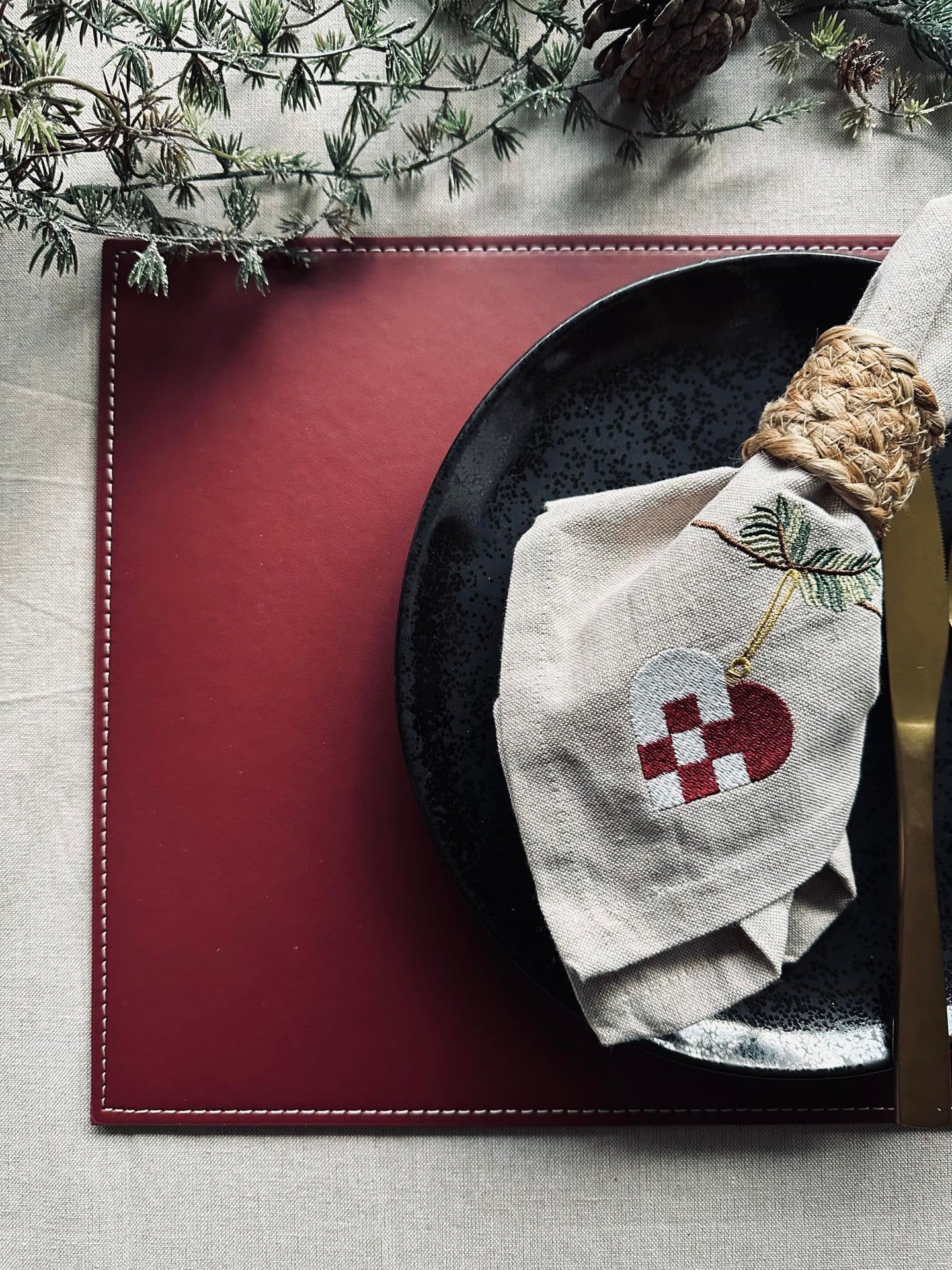 Dækkeserviet 30x45 - Bordeaux - VIAMAJA.DK