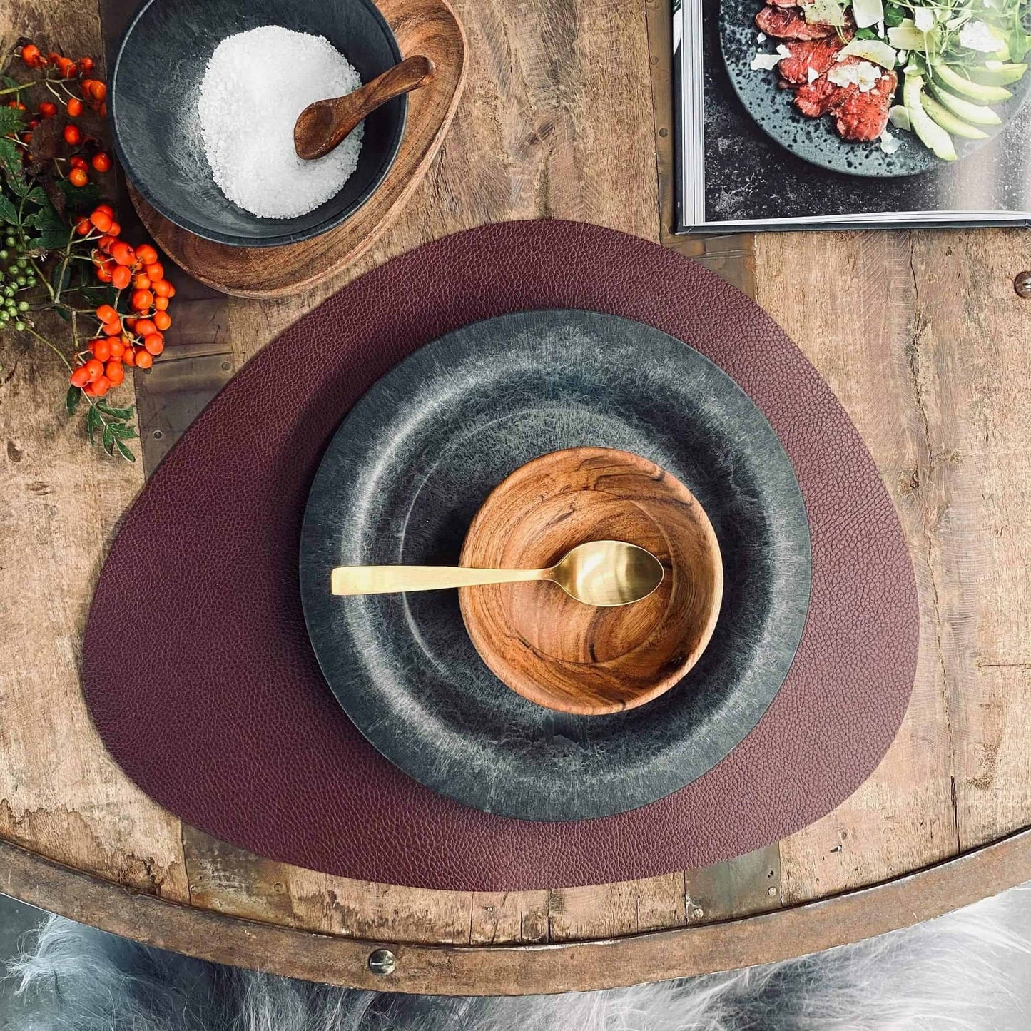 Dækkeserviet – Oval – Aubergine - VIAMAJA.DK