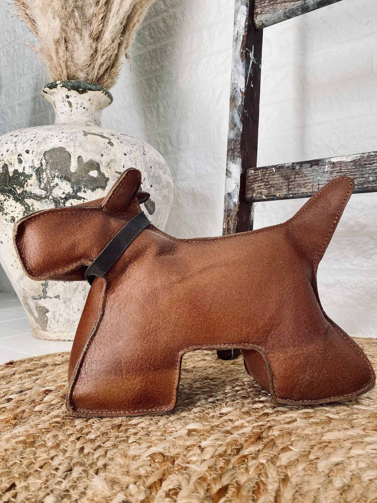 Dørstopper Hund - Natur skind - VIAMAJA.DK