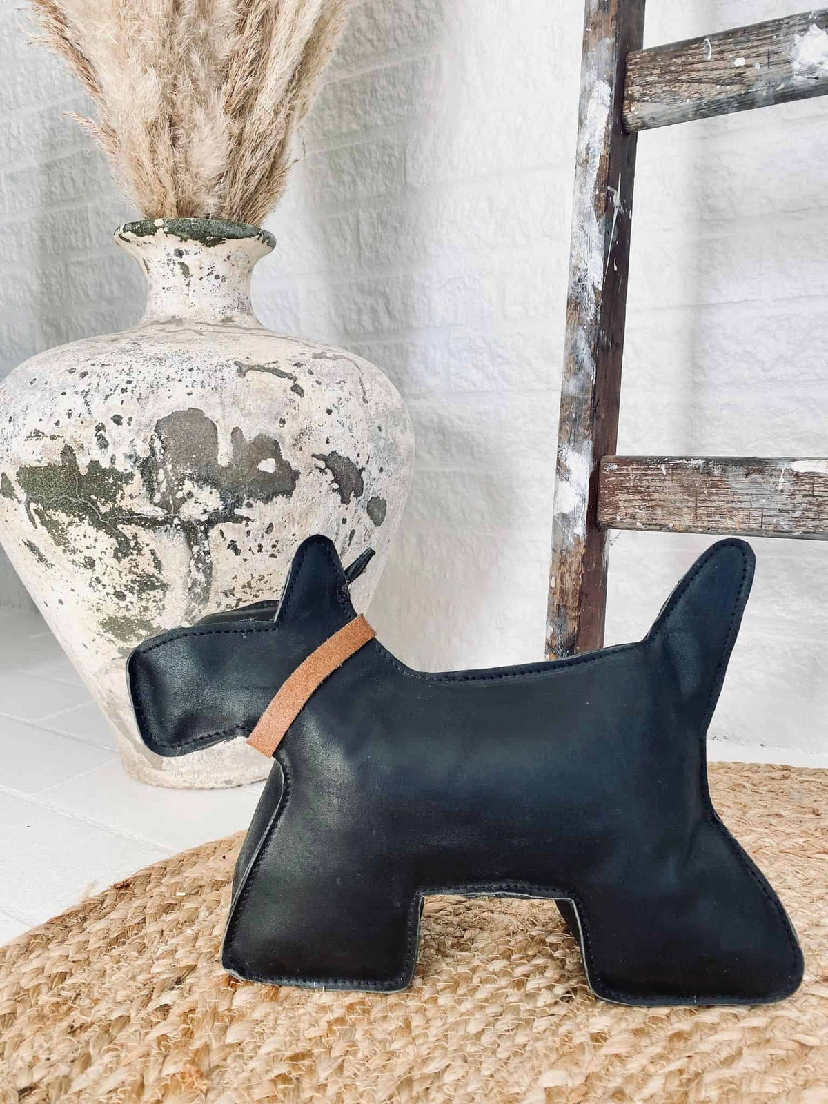 Dørstopper Hund - Sort skind - VIAMAJA.DK