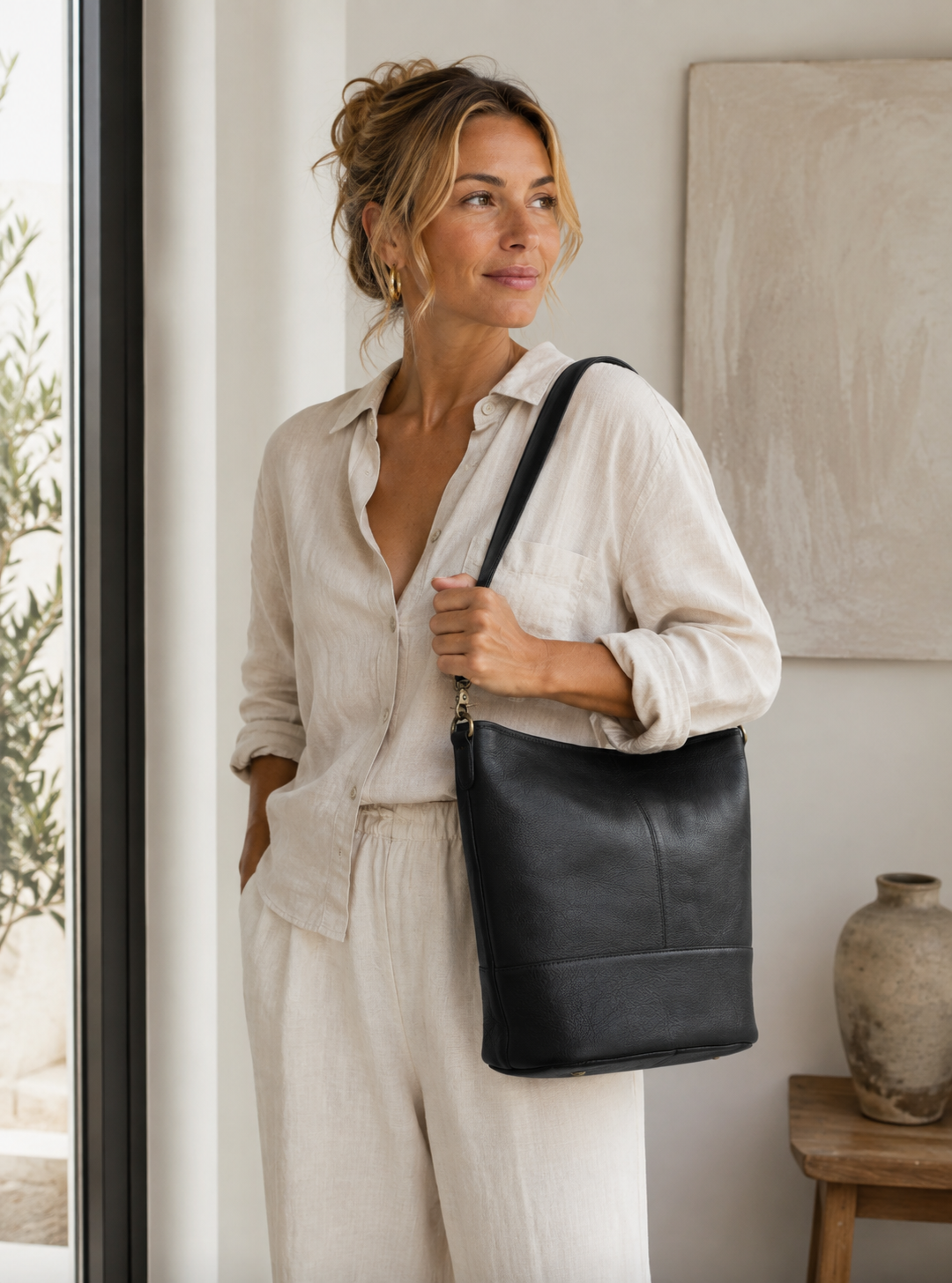 Schultertasche Nomi black