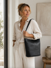 Schultertasche Nomi black