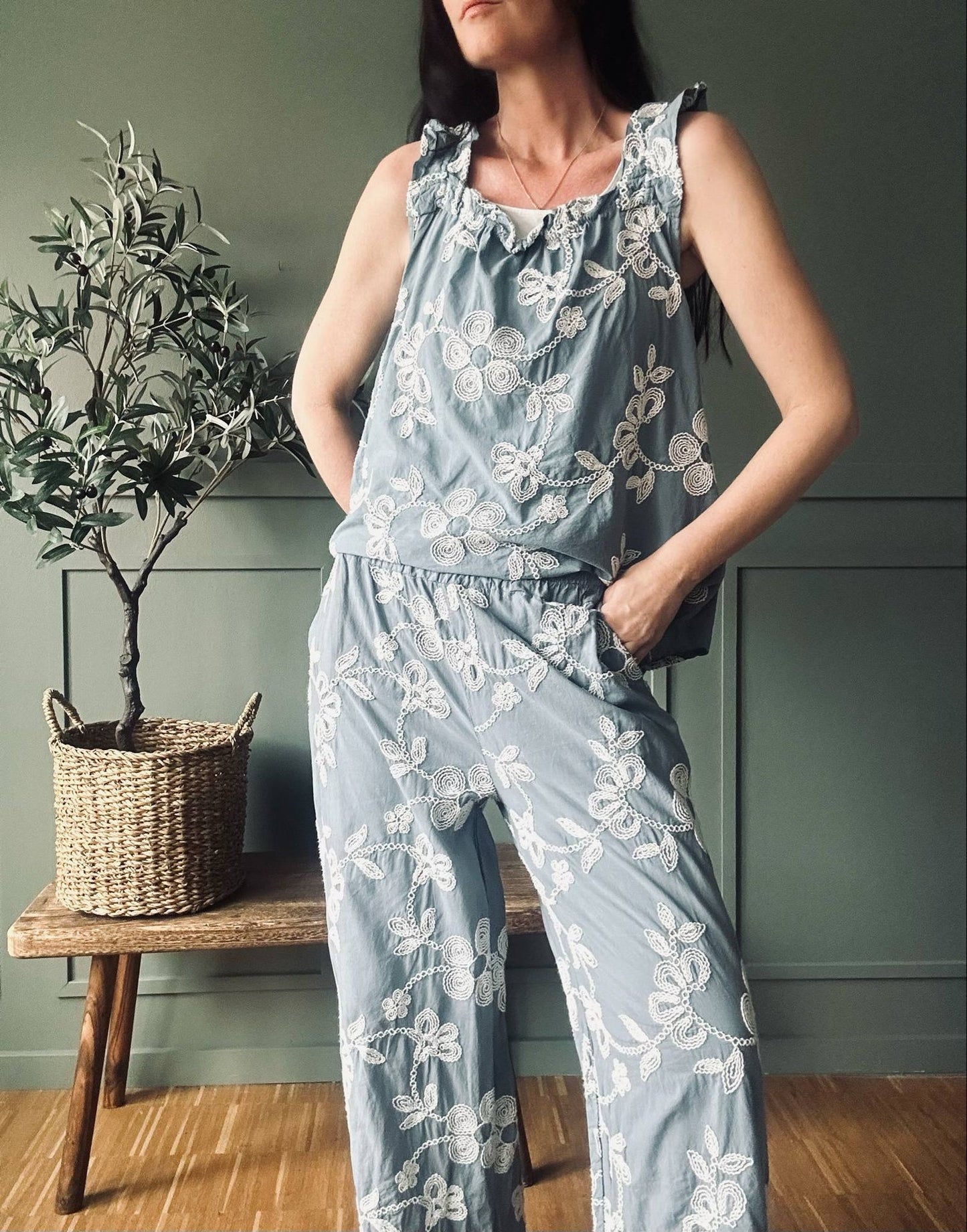 Hose Amira blau