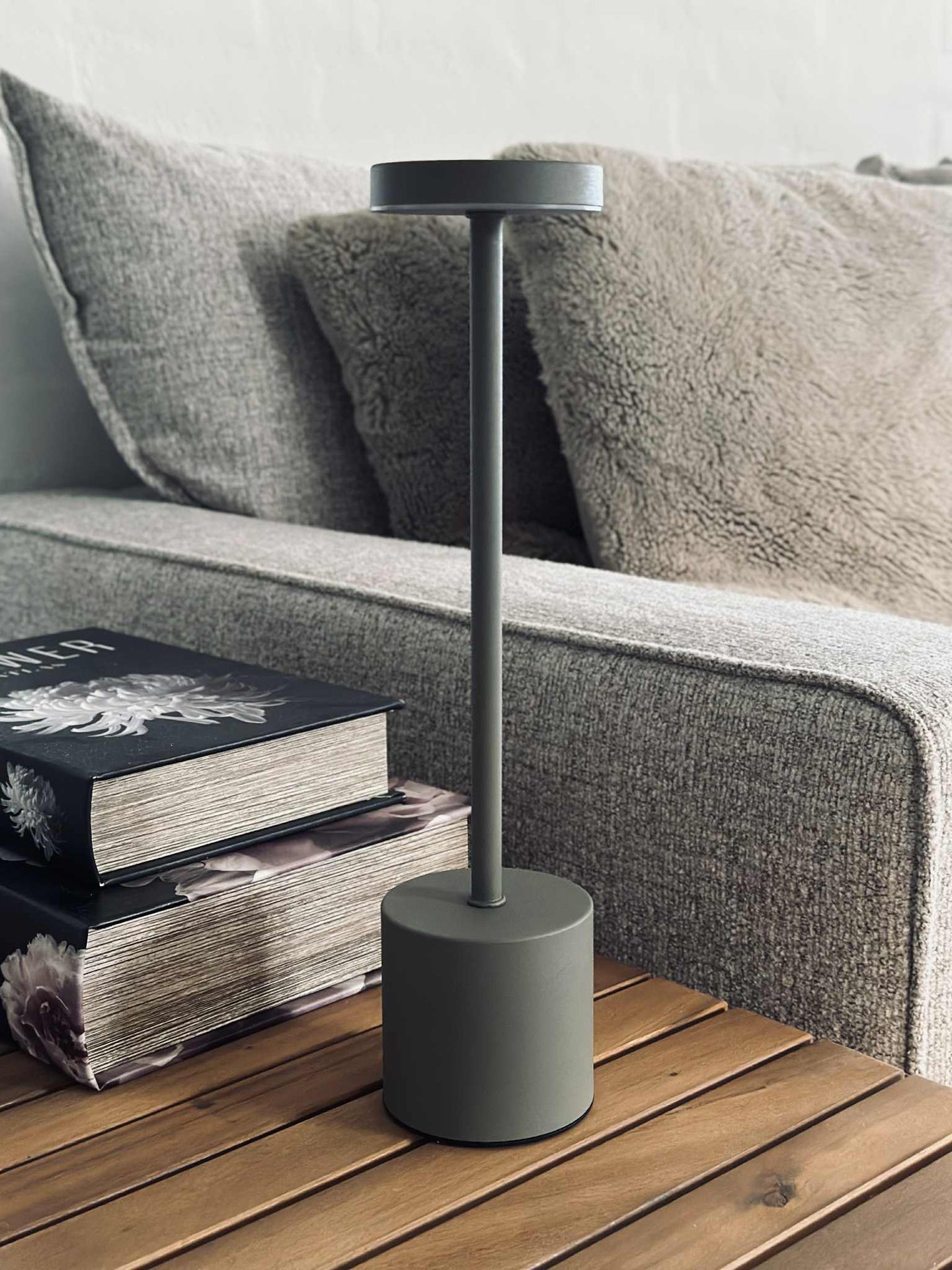 LED Tischlampe KELLY Taupe - wiederaufladbar