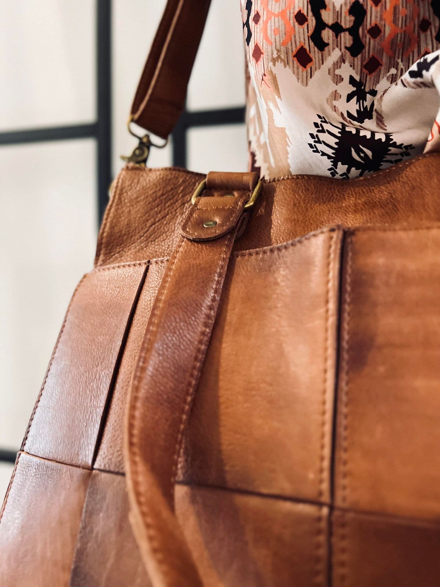 Elegant arbejdstaske / shopper - Walnut - VIAMAJA.DK