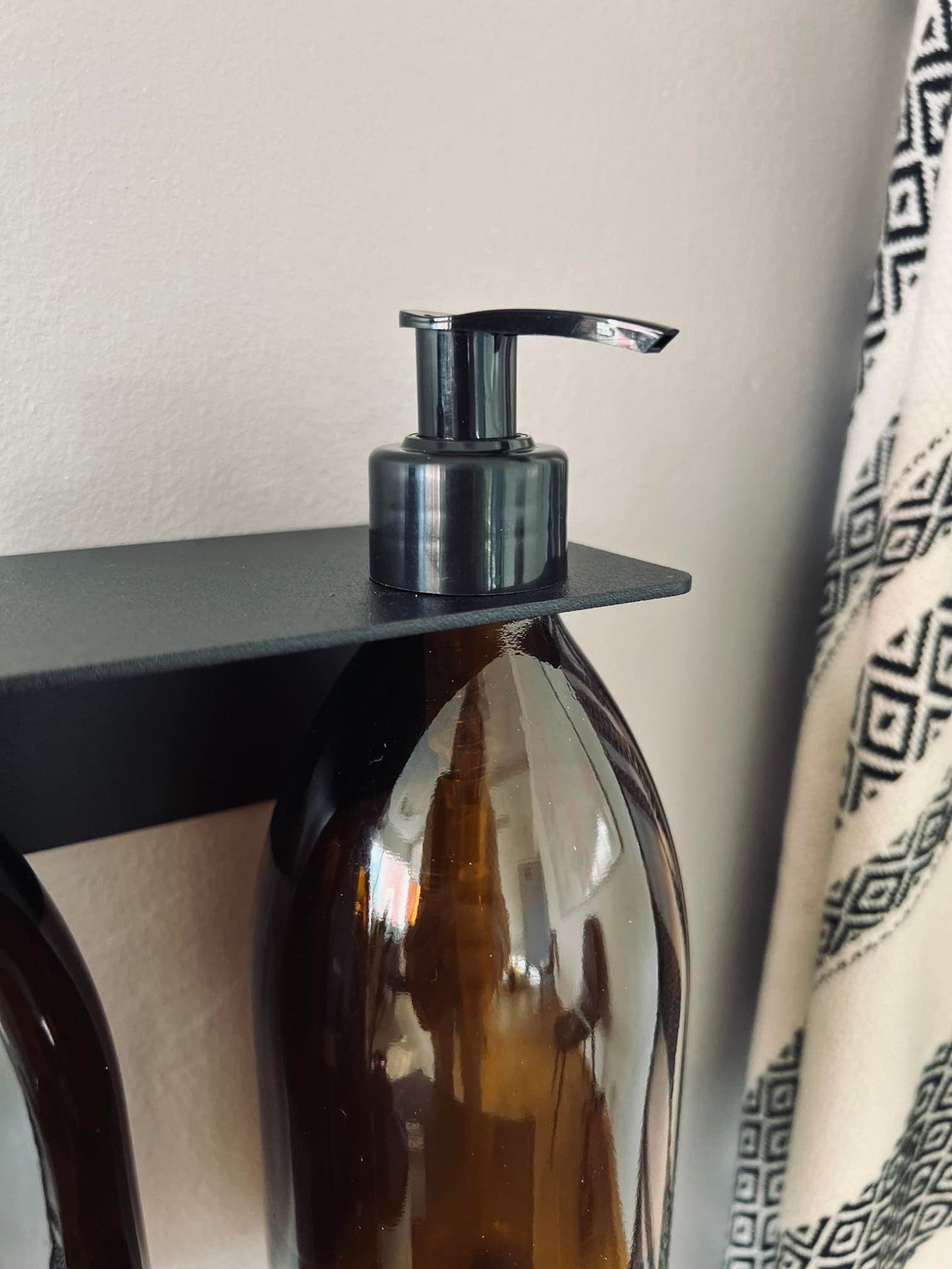 Flaskeholder - Sort til 2. Flasker - VIAMAJA.DK