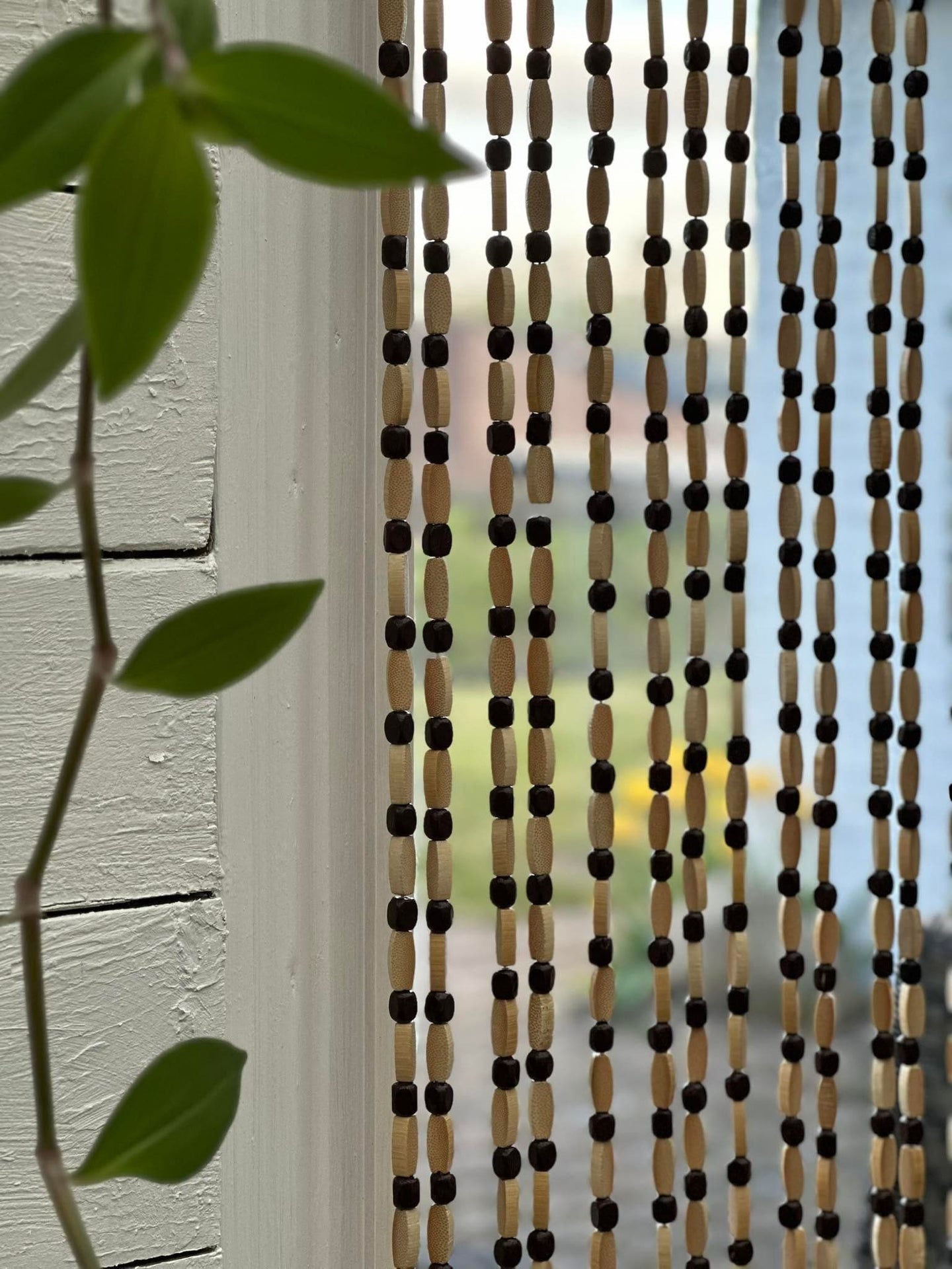 Forhæng i Natur træperler - Brun 90x200cm - VIAMAJA.DK