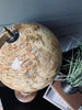 Globus auf hohem Holzfuß - Beige