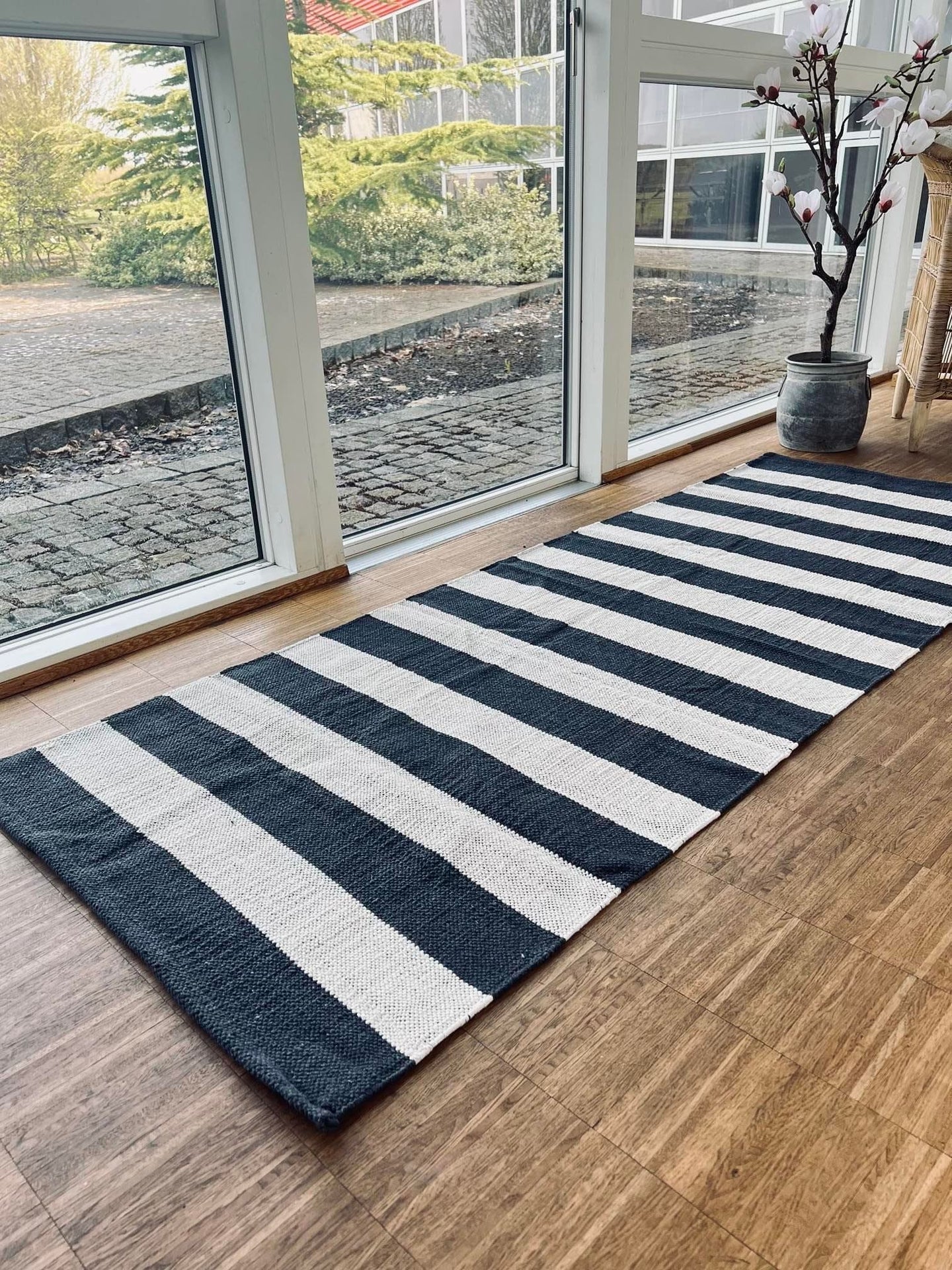 Gulvtæppe BRED STRIB 70x200cm koks / natur - VIAMAJA.DK