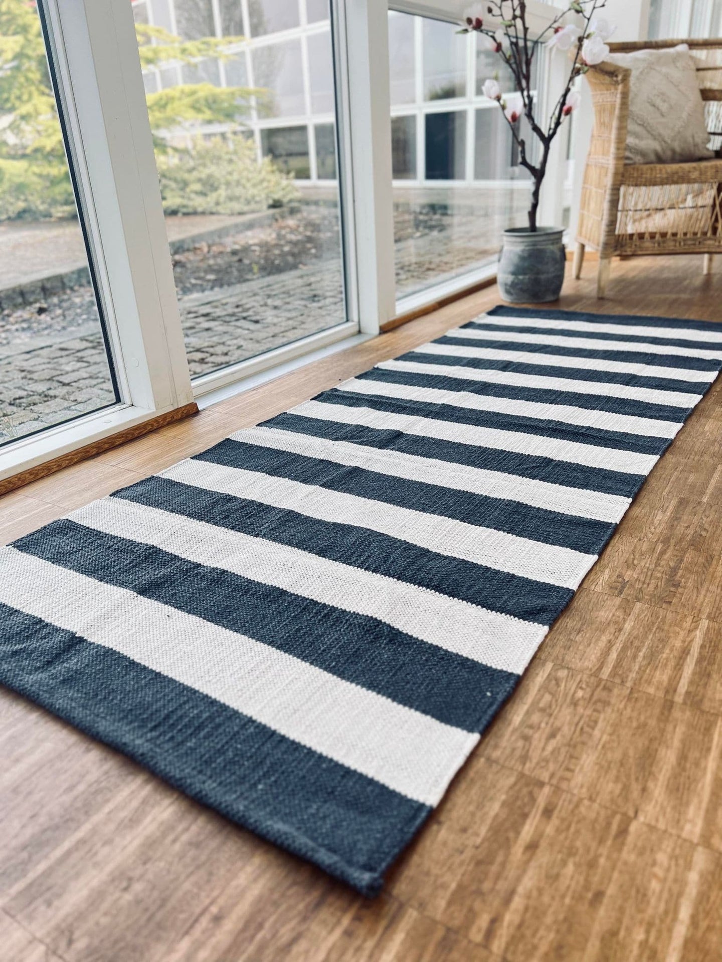 Gulvtæppe BRED STRIB 70x200cm koks / natur - VIAMAJA.DK