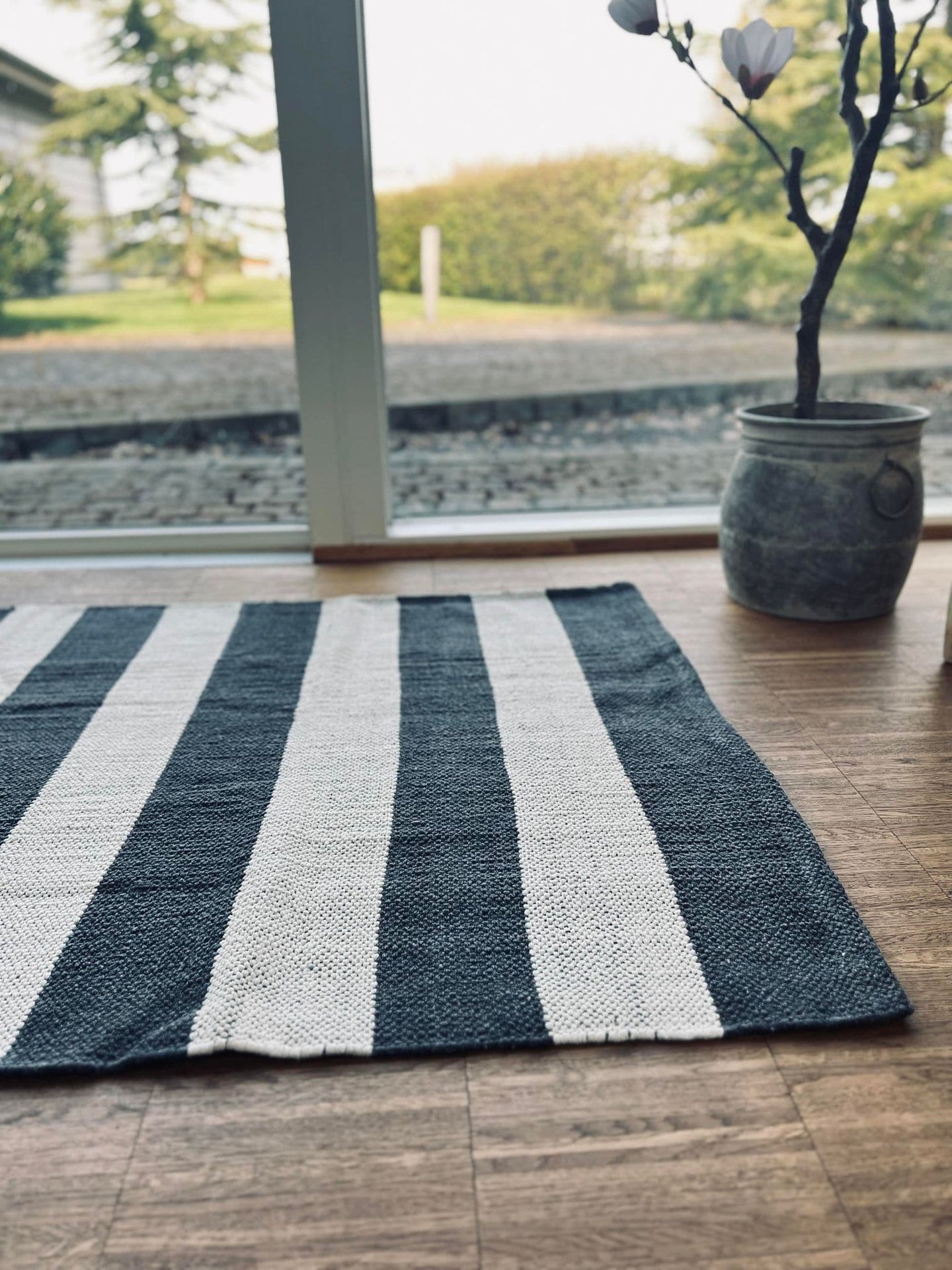 Gulvtæppe BRED STRIB 70x200cm koks / natur - VIAMAJA.DK