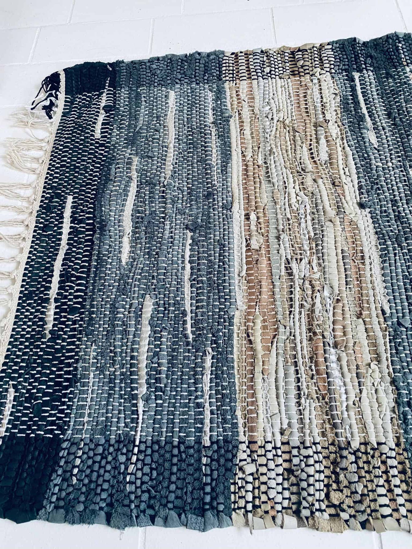 Gulvtæppe i flettet læder - 70x140cm - VIAMAJA.DK