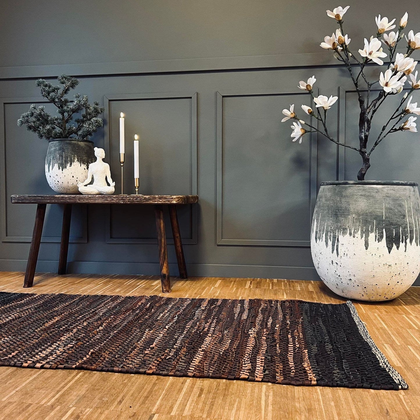 Gulvtæppe i flettet læder - Brun mix 70x140cm - VIAMAJA.DK