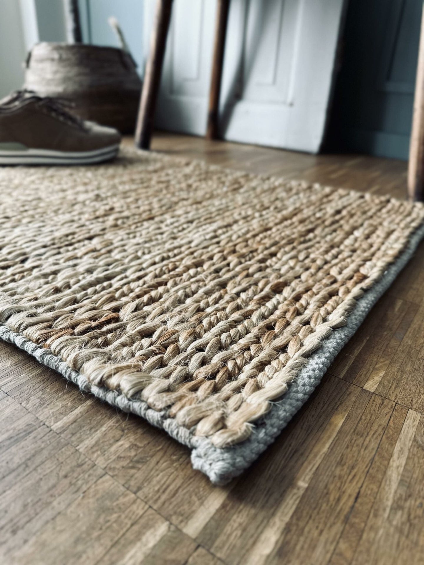 Gulvtæppe i kraftig Sumak jute – 60×90 cm - VIAMAJA.DK