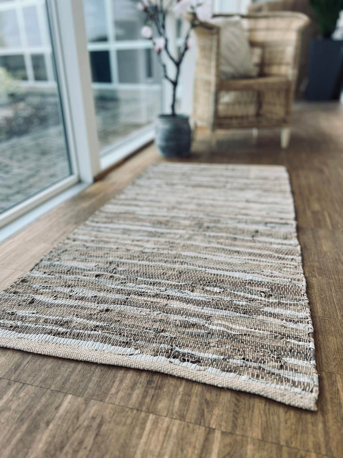 Gulvtæppe i læder - 70x140cm Beige - VIAMAJA.DK